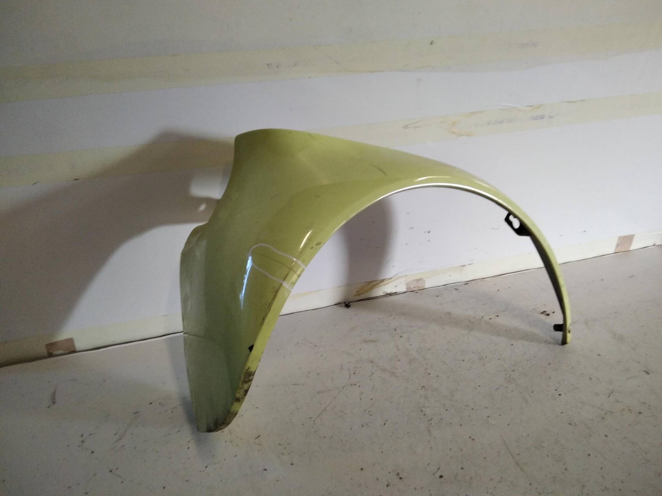 Paraurti post. lat. dx.